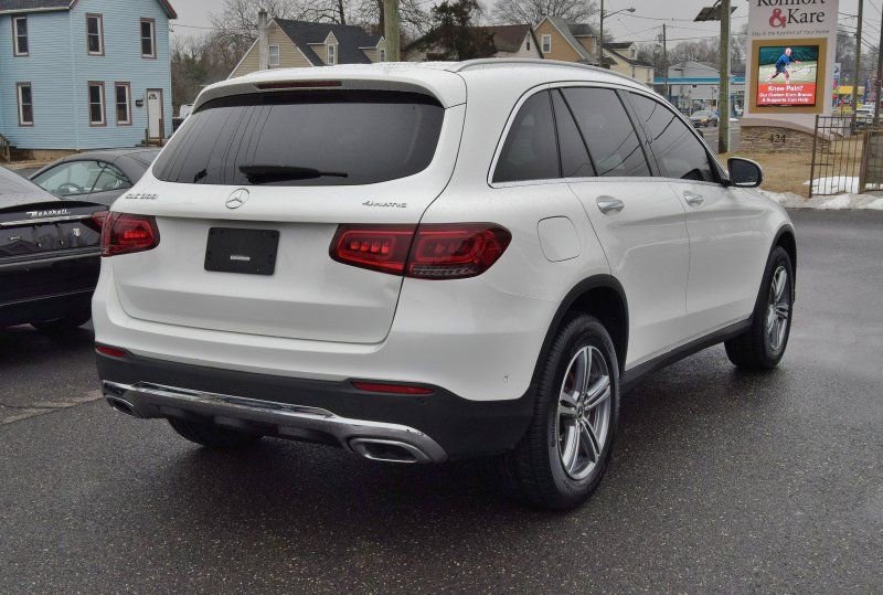 Used 2022 Mercedes-Benz GLC 300 4MATIC w/ Premium Package Lite image 10