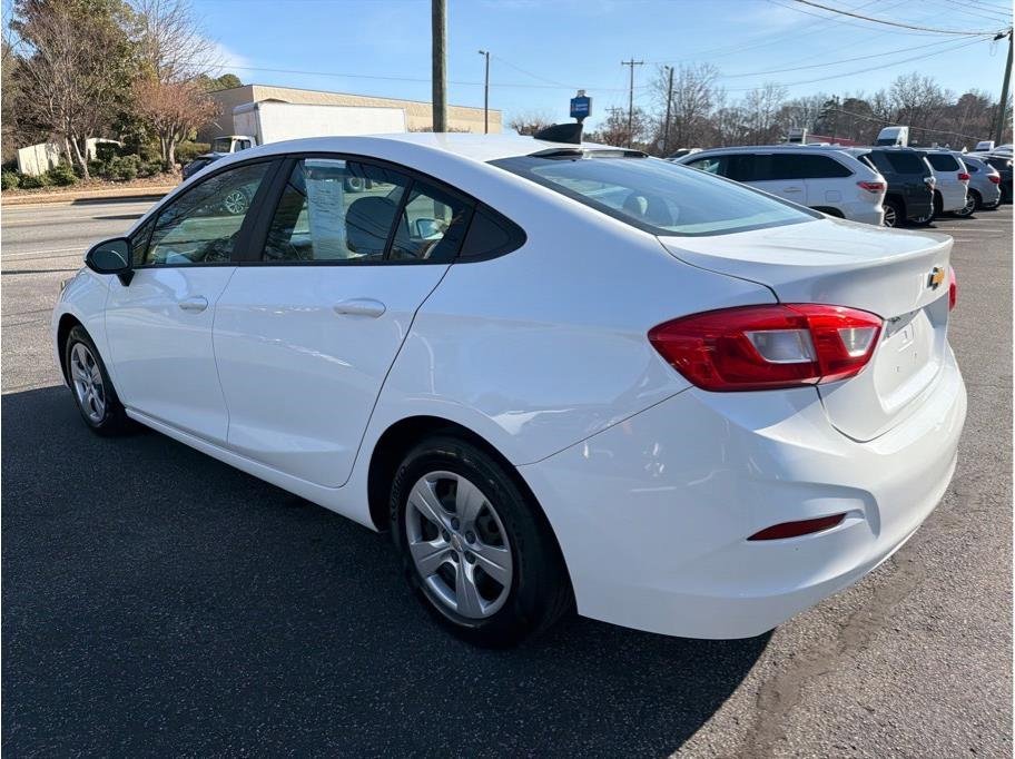 Used 2017 Chevrolet Cruze LS FWD image 4