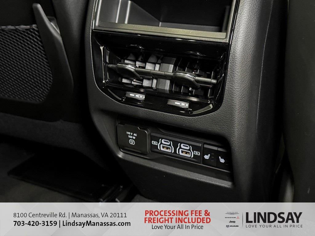 New 2025 Jeep Grand Cherokee Limited w/ Luxury Tech Group II image 16