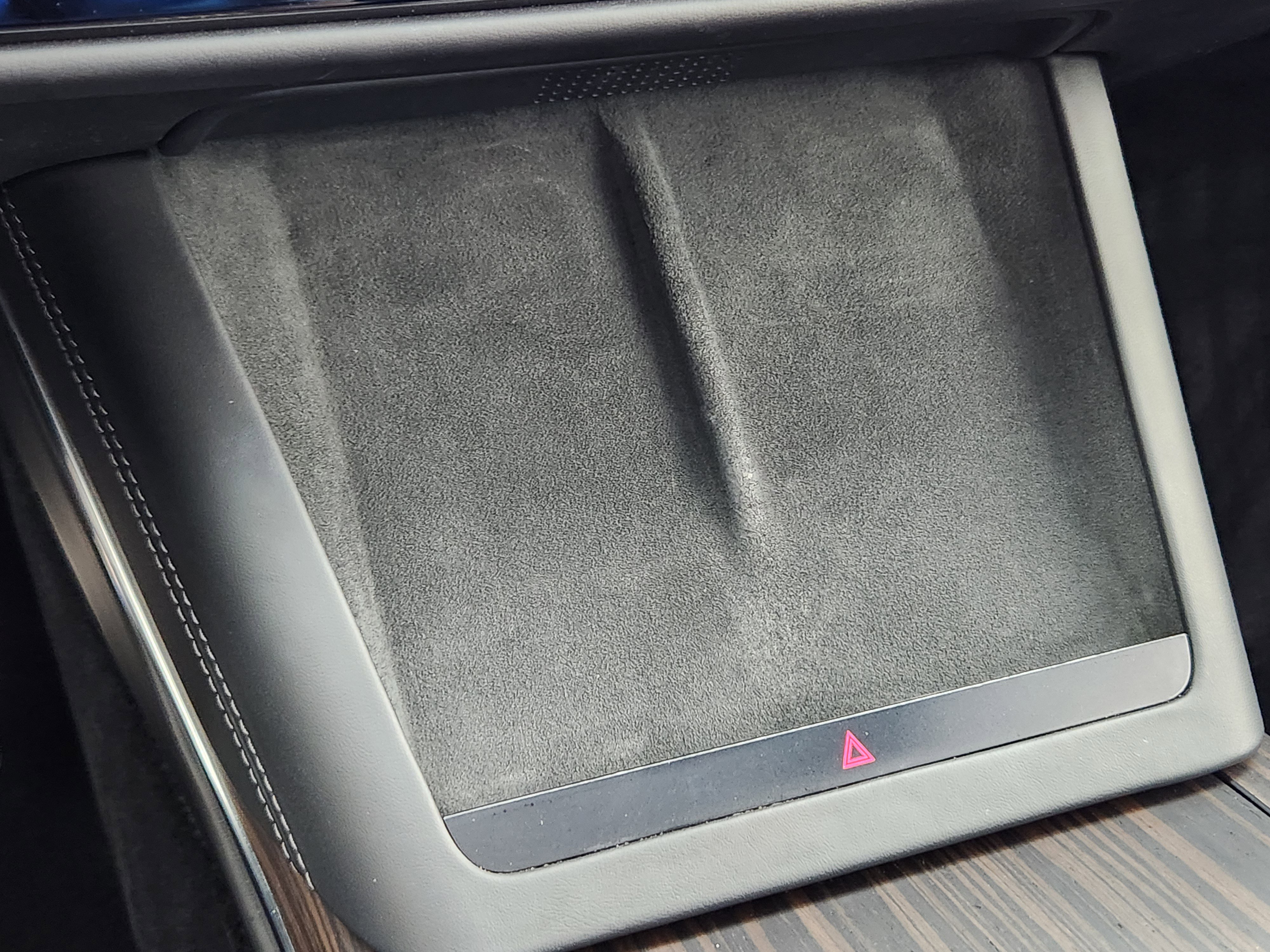 Used 2022 Tesla Model X image 25