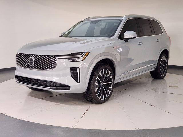 New 2025 Volvo XC90 T8 Plus w/ Protection Package Premier