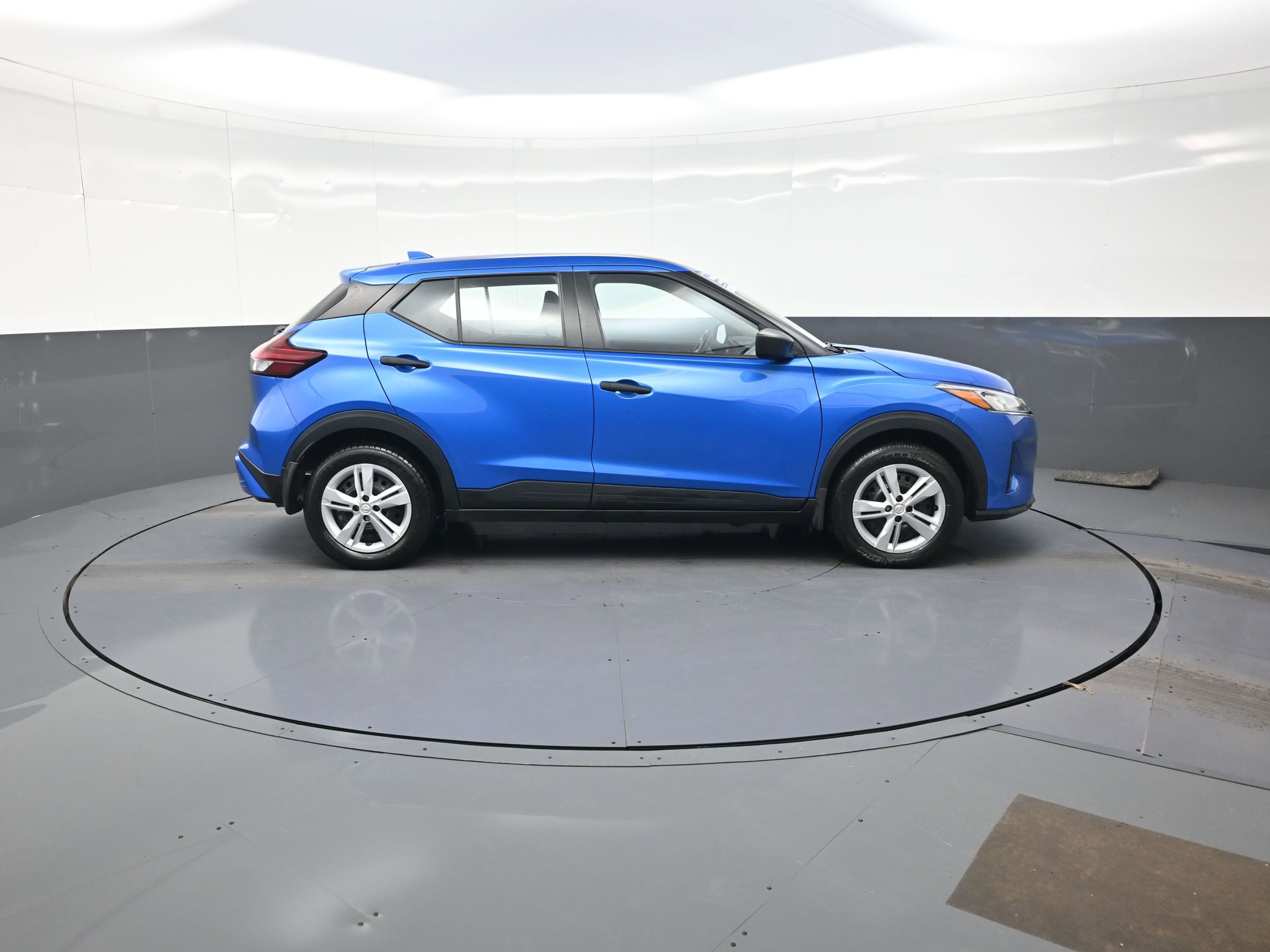 Used 2024 Nissan Kicks S w/ Interior Electronics Package image 2