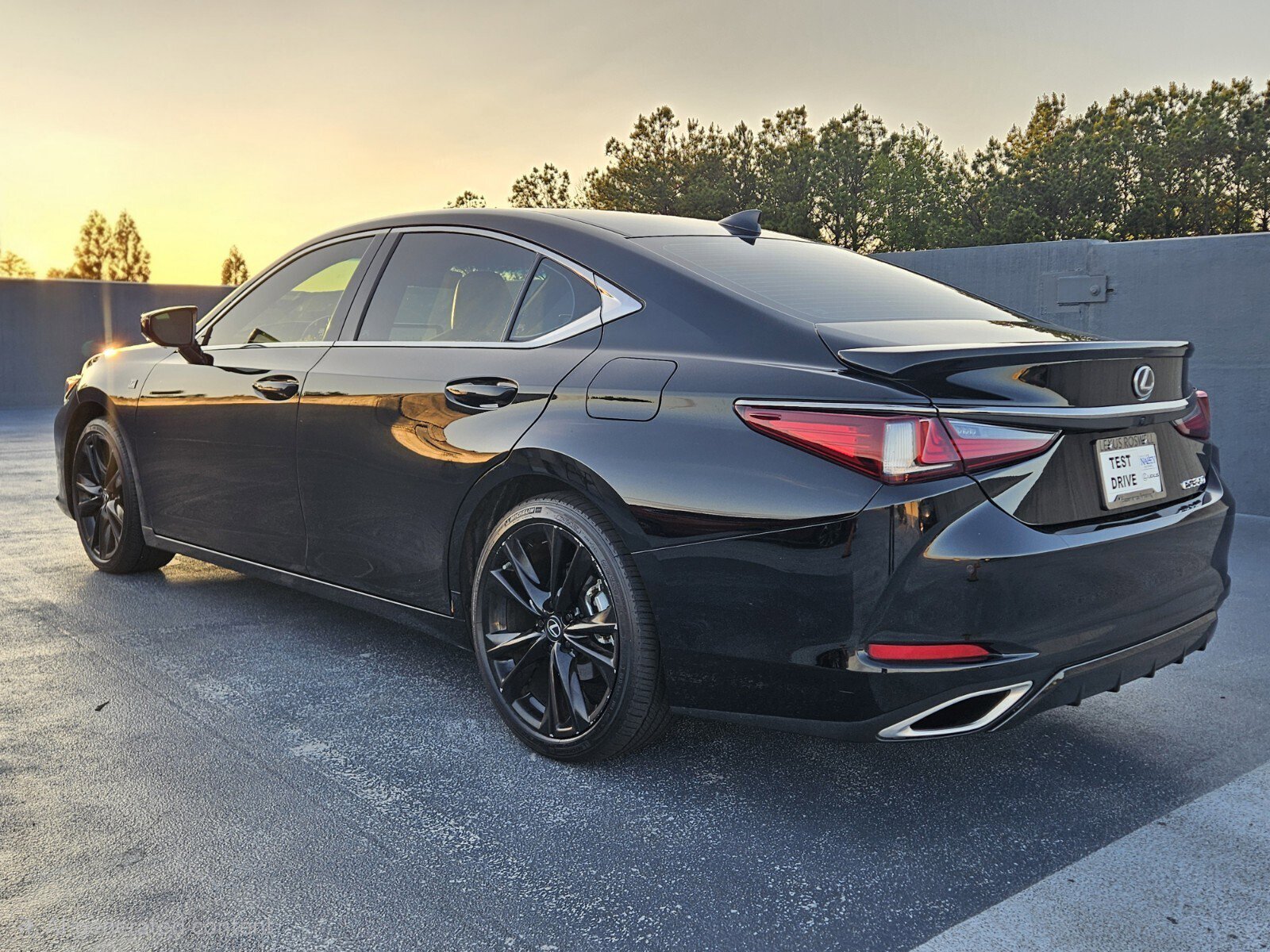 Certified 2024 Lexus ES 350 F Sport w/ Accessory Package (Z2) FWD image 3