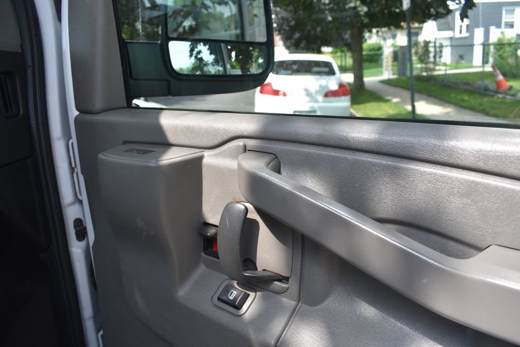 Used 2023 Chevrolet Express 3500 LT w/ LT Preferred Equipment Group RWD image 18