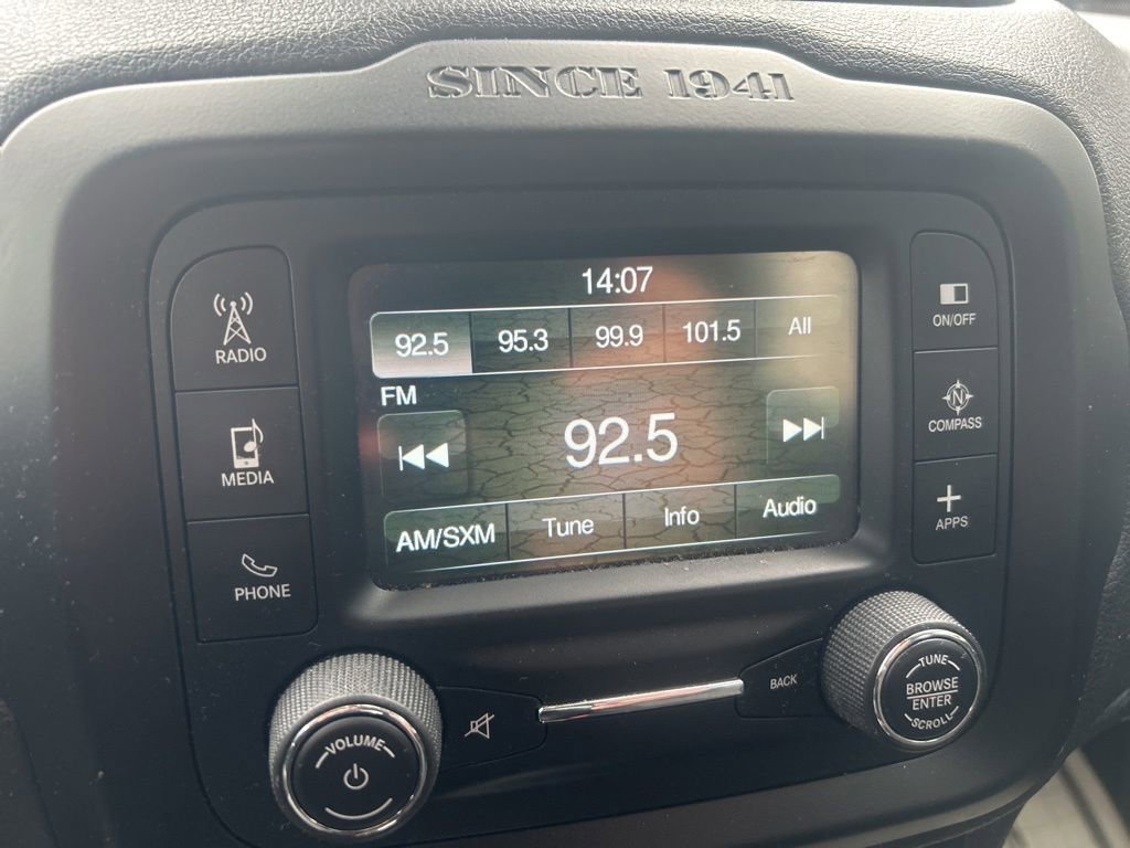 Used 2016 Jeep Renegade 75th Anniversary AWD/4WD image 31