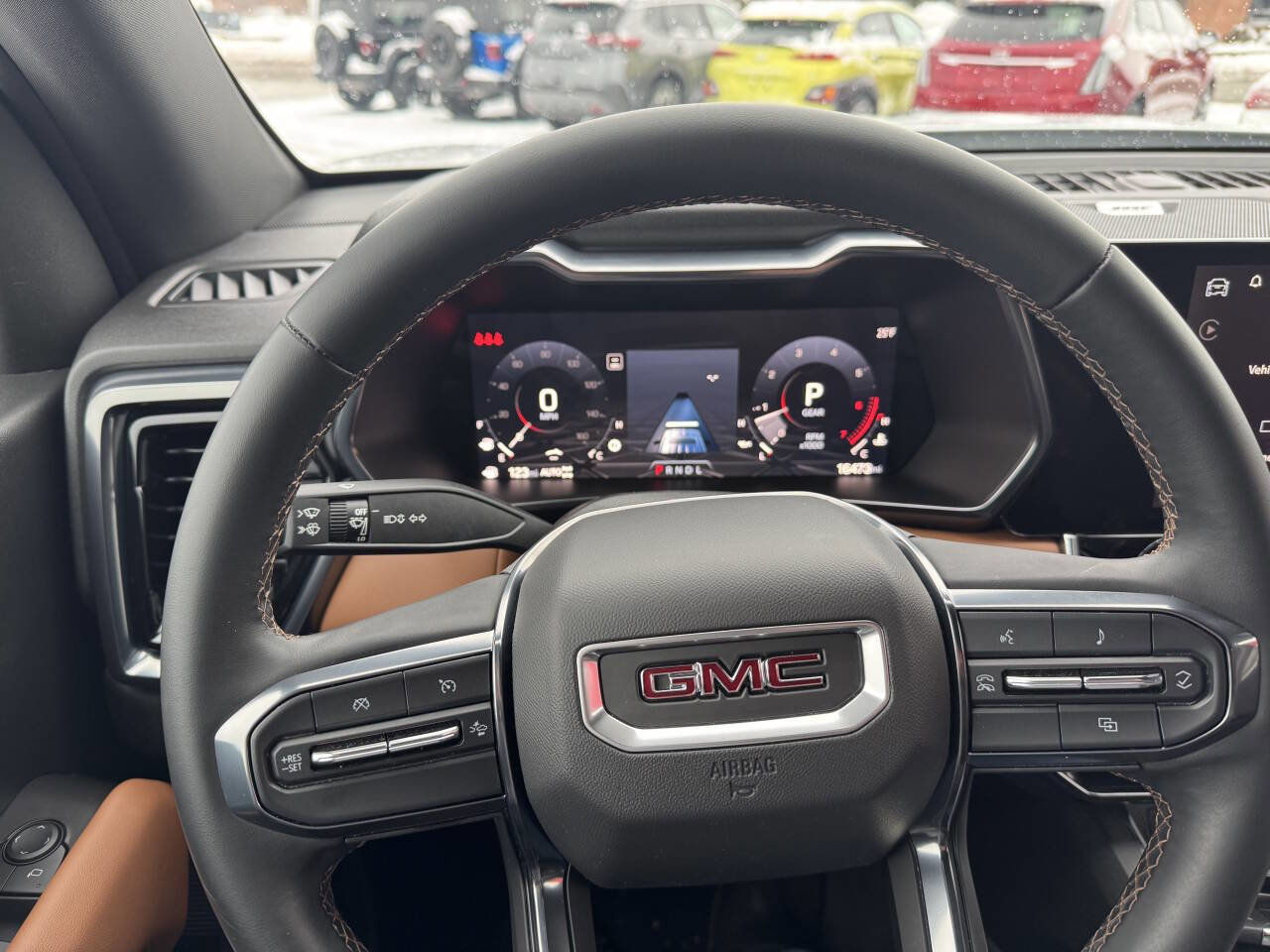 Used 2024 GMC Canyon AT4 w/ Technology Package image 16