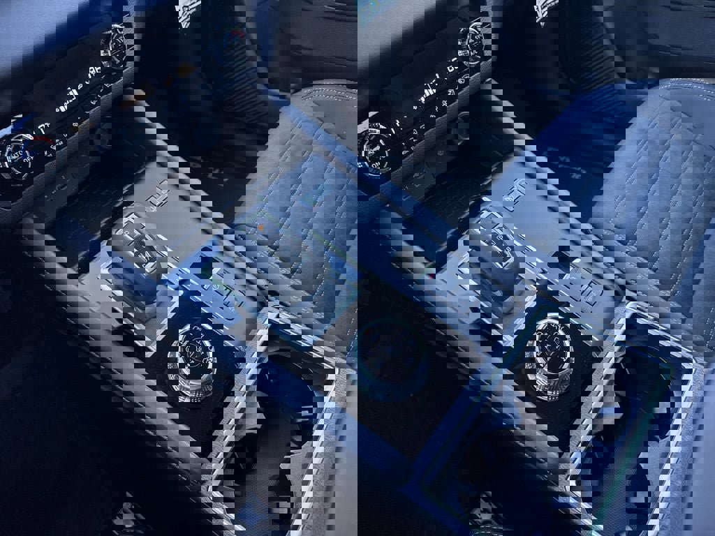 New 2025 Mitsubishi Outlander SE image 18