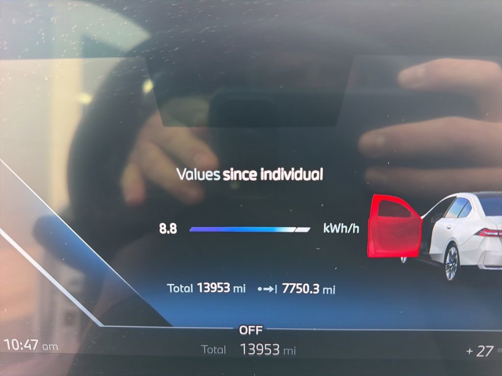 Used 2025 BMW i5 xDrive40 w/ Premium Package image 9