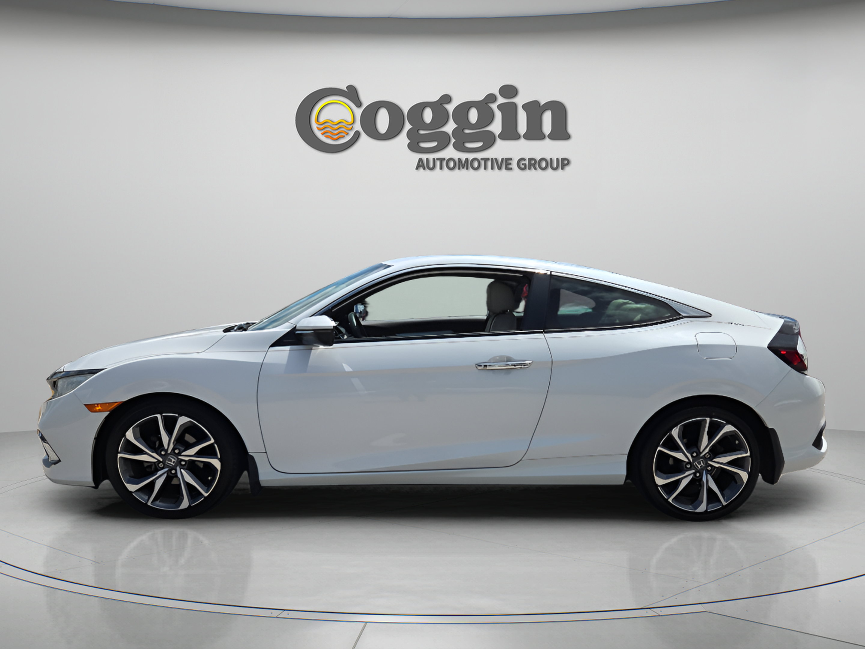 Certified 2019 Honda Civic Touring image 2