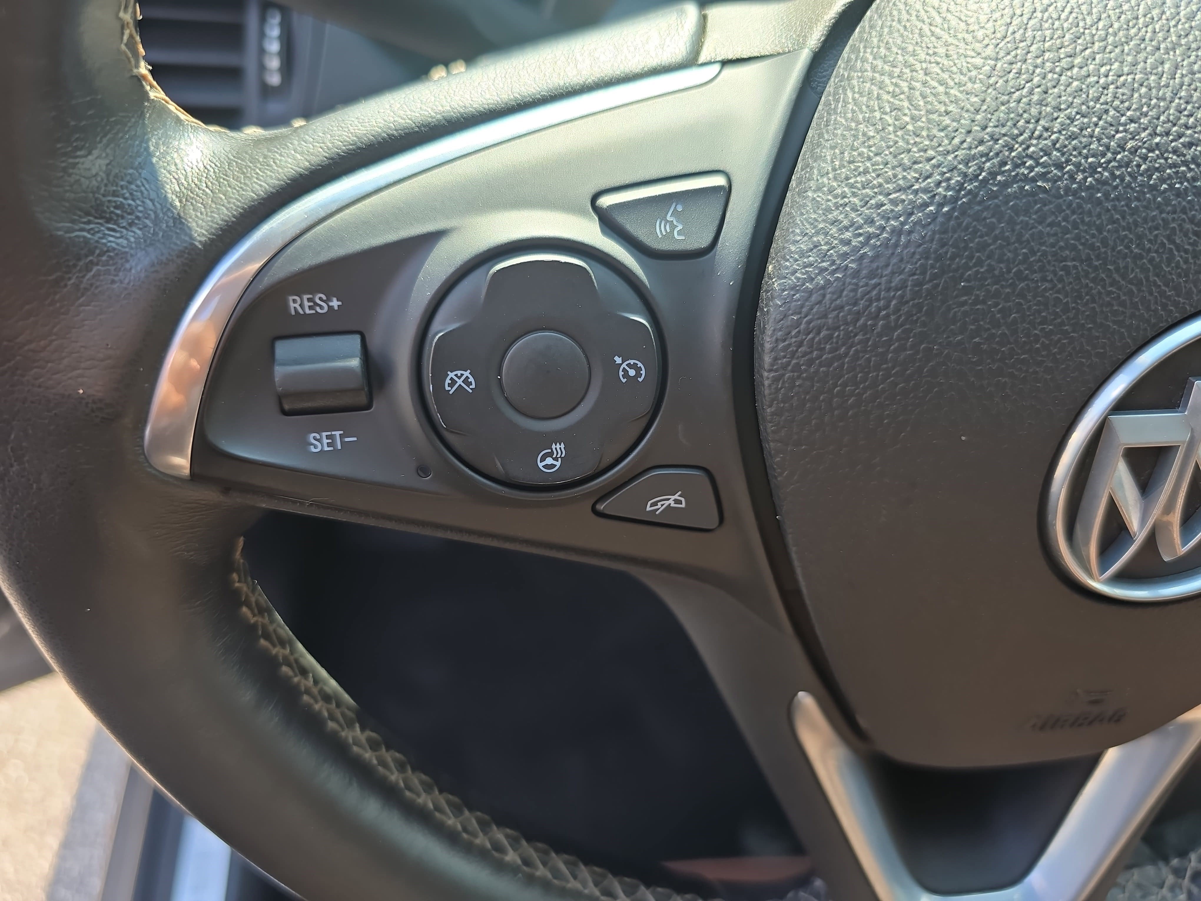 Used 2017 Buick Envision Essence image 18