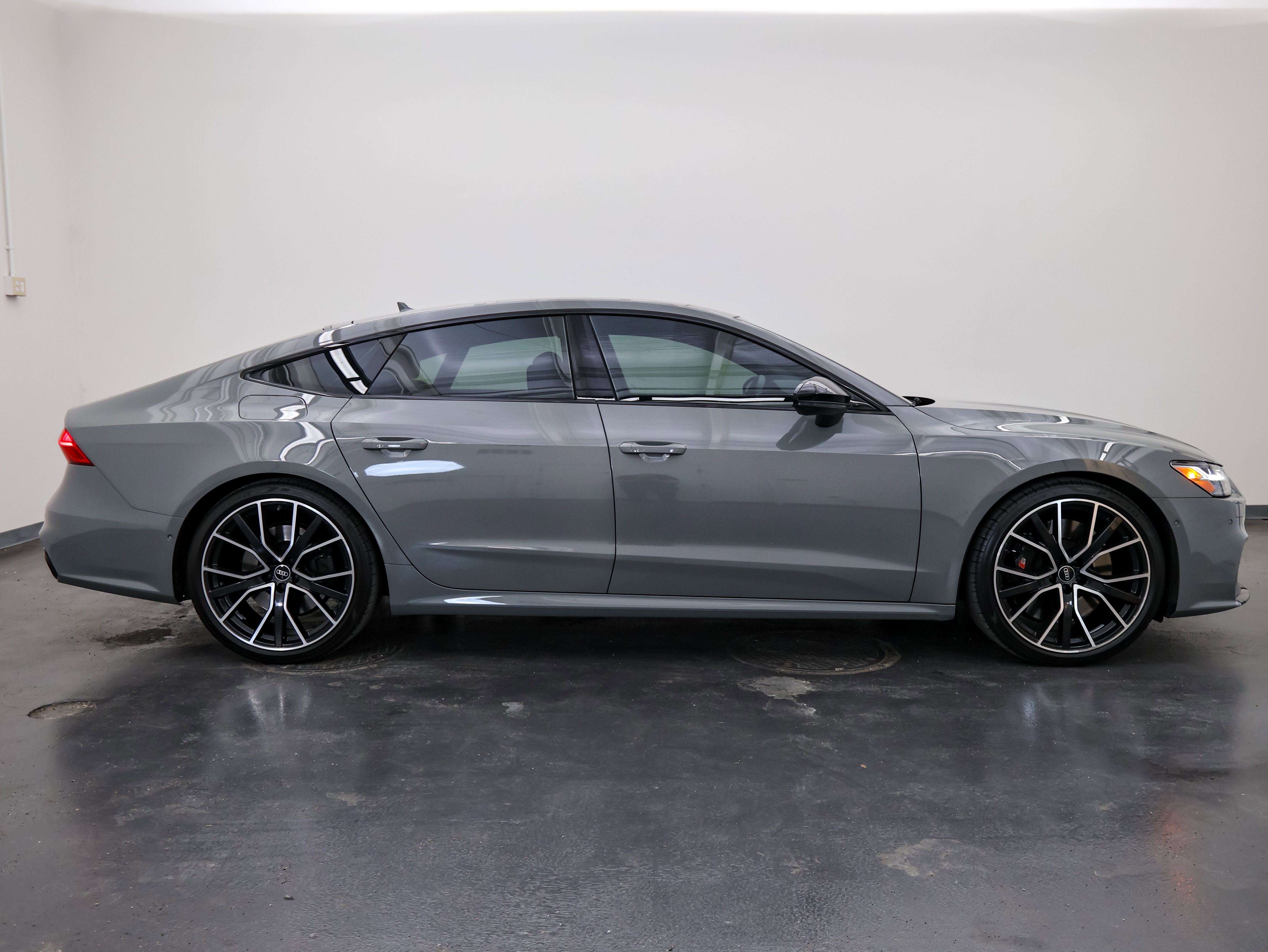 Used 2023 Audi S7 Prestige w/ Prestige Package image 2