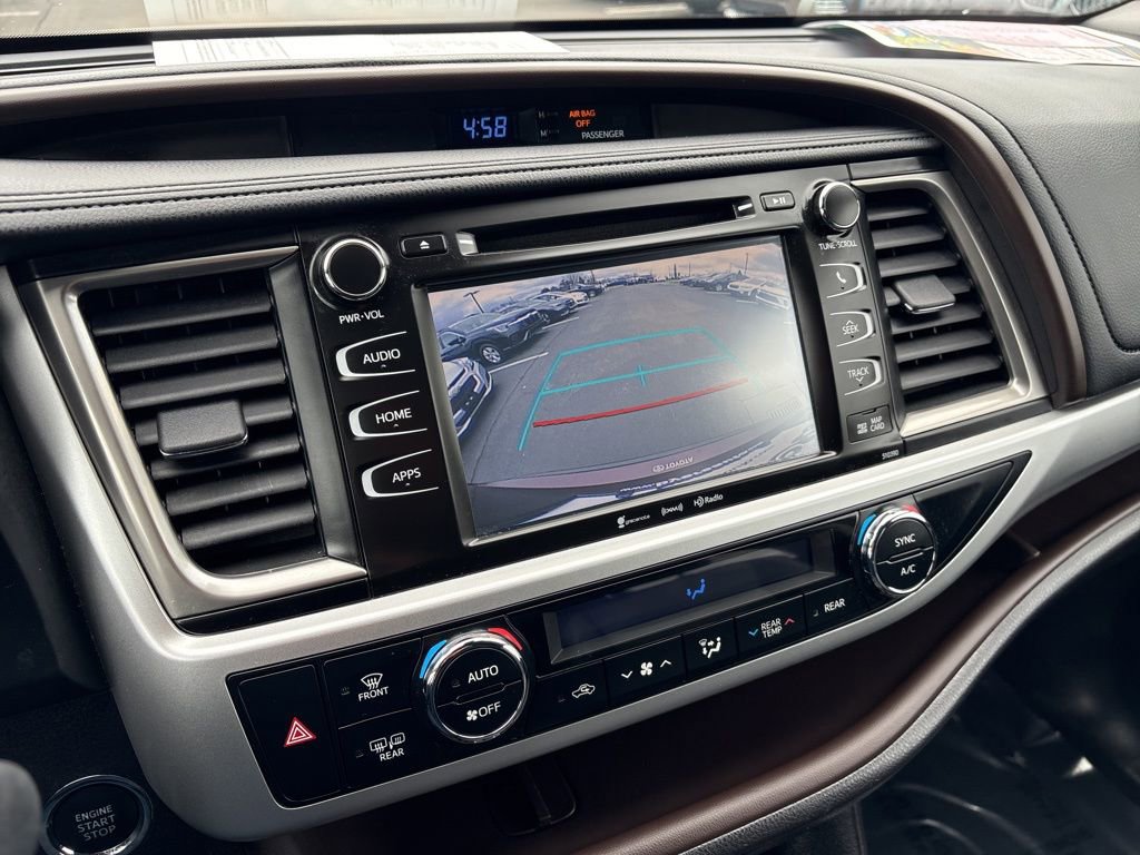 Used 2019 Toyota Highlander XLE image 28