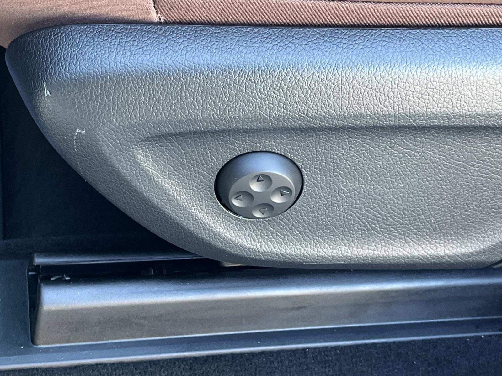 Certified 2025 Mercedes-Benz GLE 350 4MATIC image 23