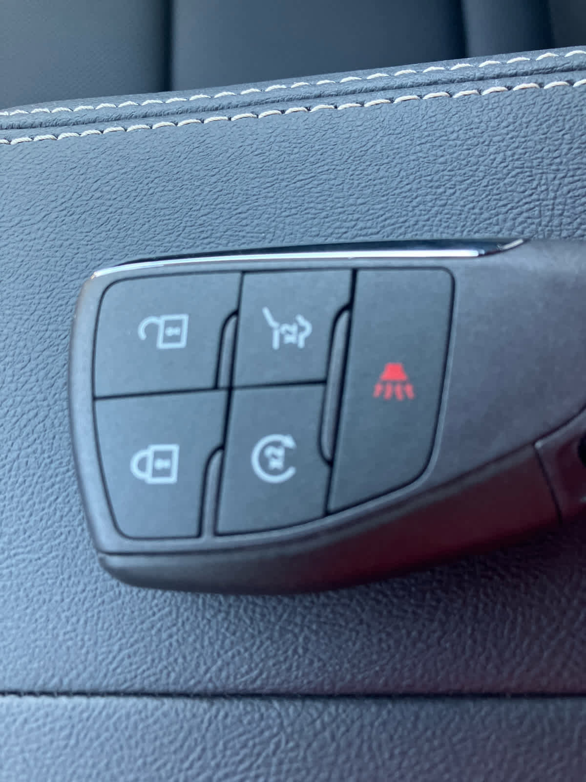 New 2026 GMC Terrain Elevation w/ Elevation Premium Package image 32