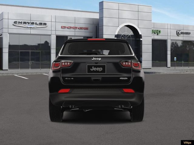 Used 2024 Jeep Compass Latitude w/ Convenience Group AWD/4WD image 5