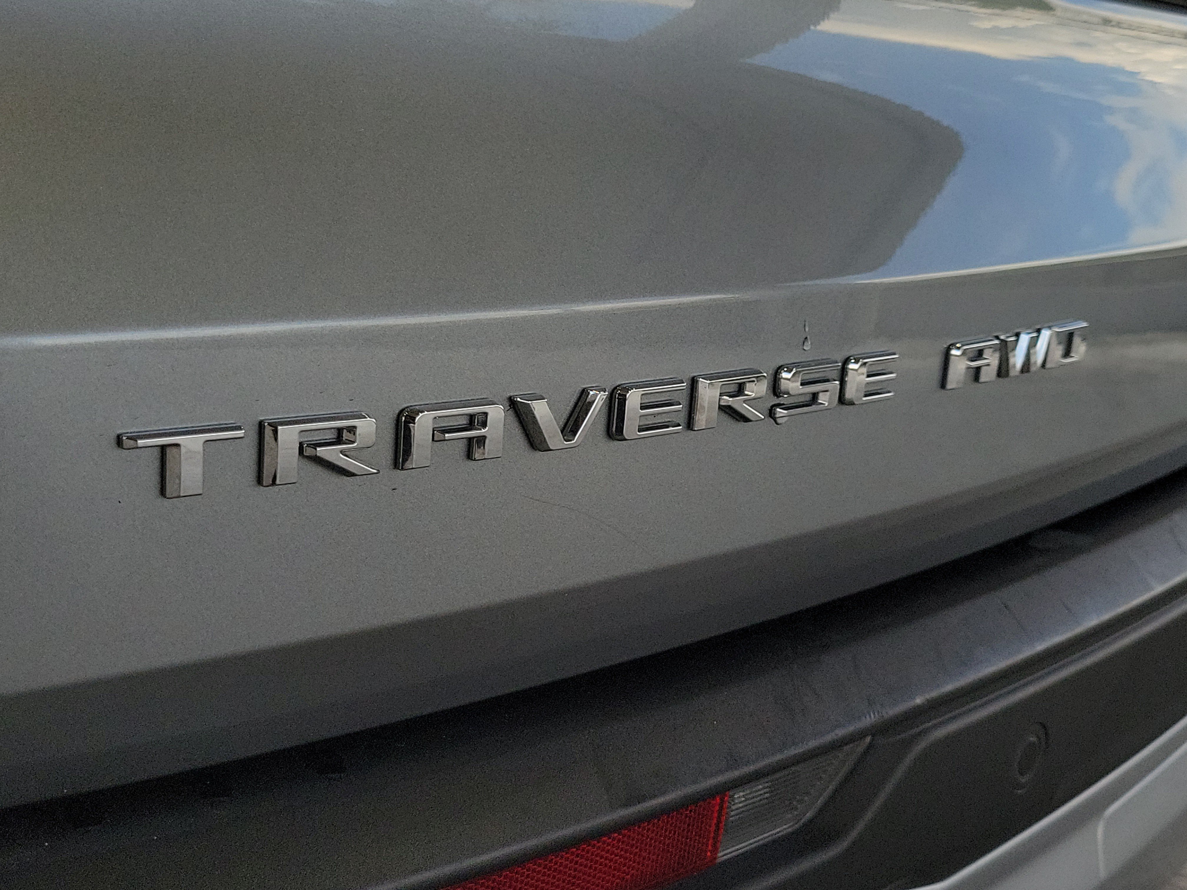 Used 2024 Chevrolet Traverse LT AWD/4WD image 7