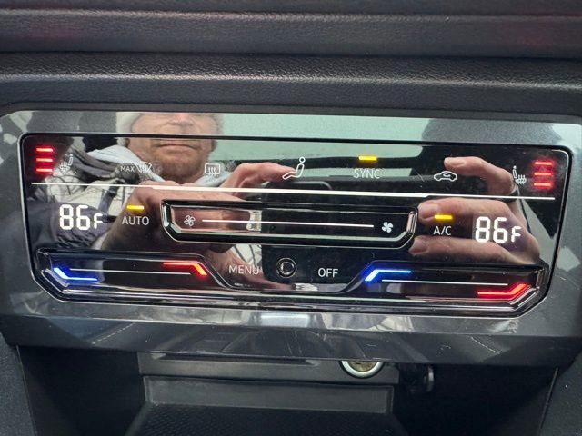 Used 2022 Volkswagen Tiguan SE R-Line image 24