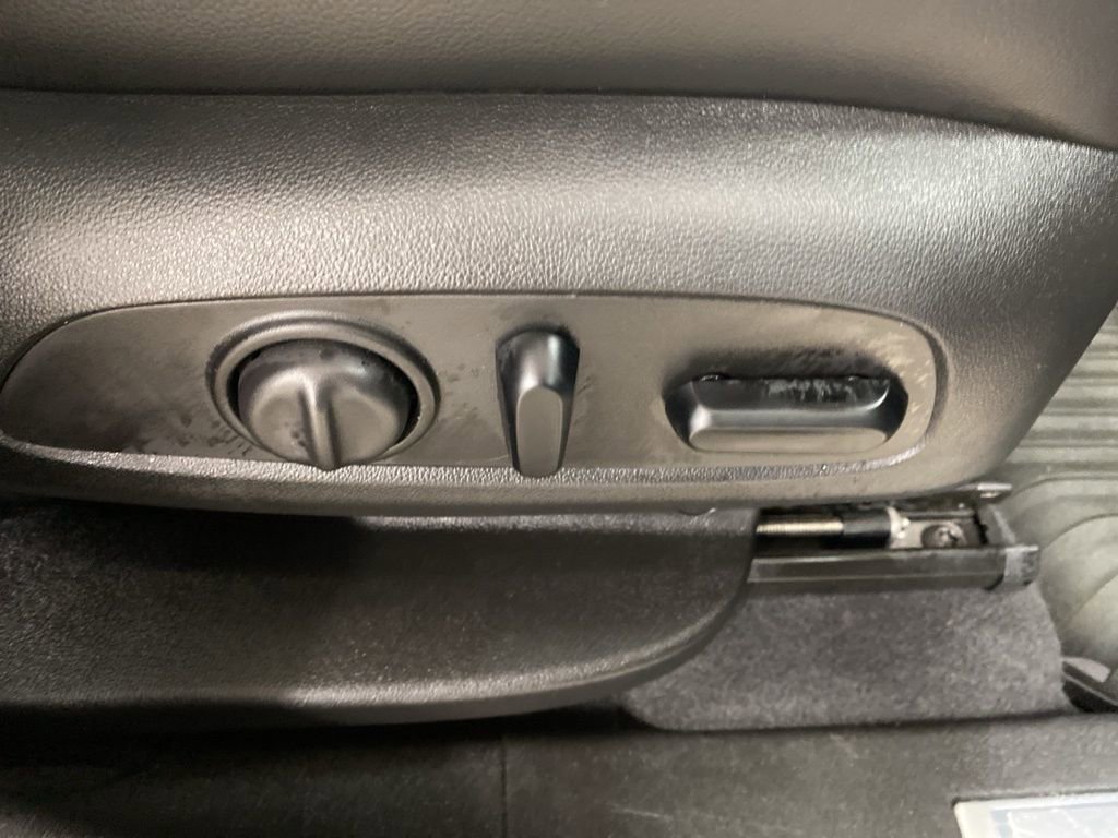 Used 2020 Chevrolet Equinox Premier image 24