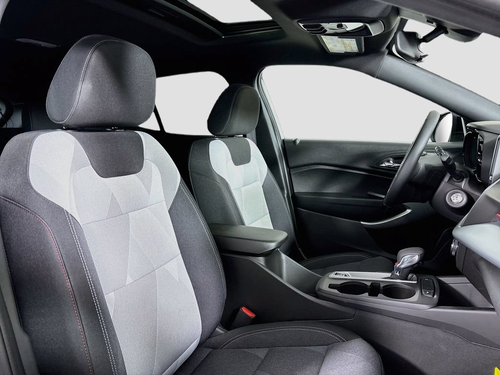 New 2026 Chevrolet Trax RS w/ Sunroof Package FWD image 28