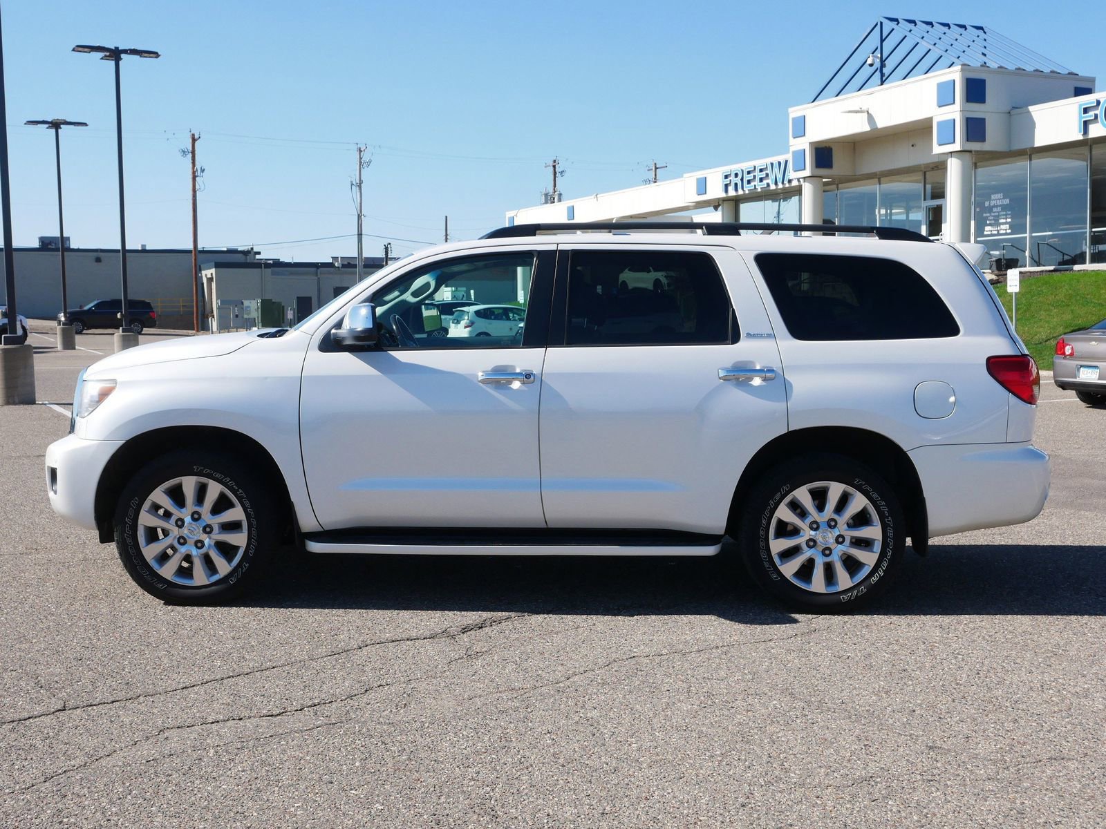 Used 2012 Toyota Sequoia Platinum AWD/4WD image 2