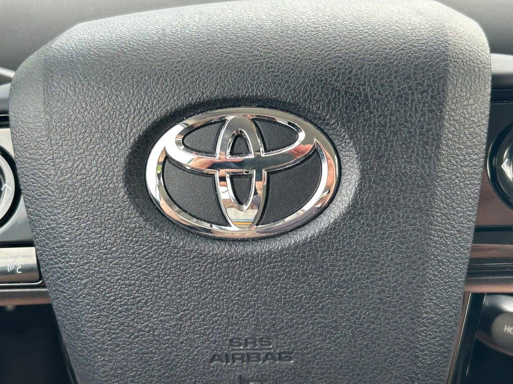 Used 2022 Toyota Prius Prime LE FWD image 35