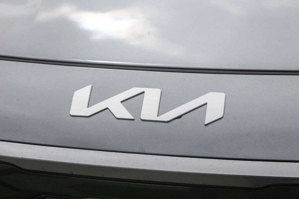 New 2026 Kia Niro Wind FWD image 14