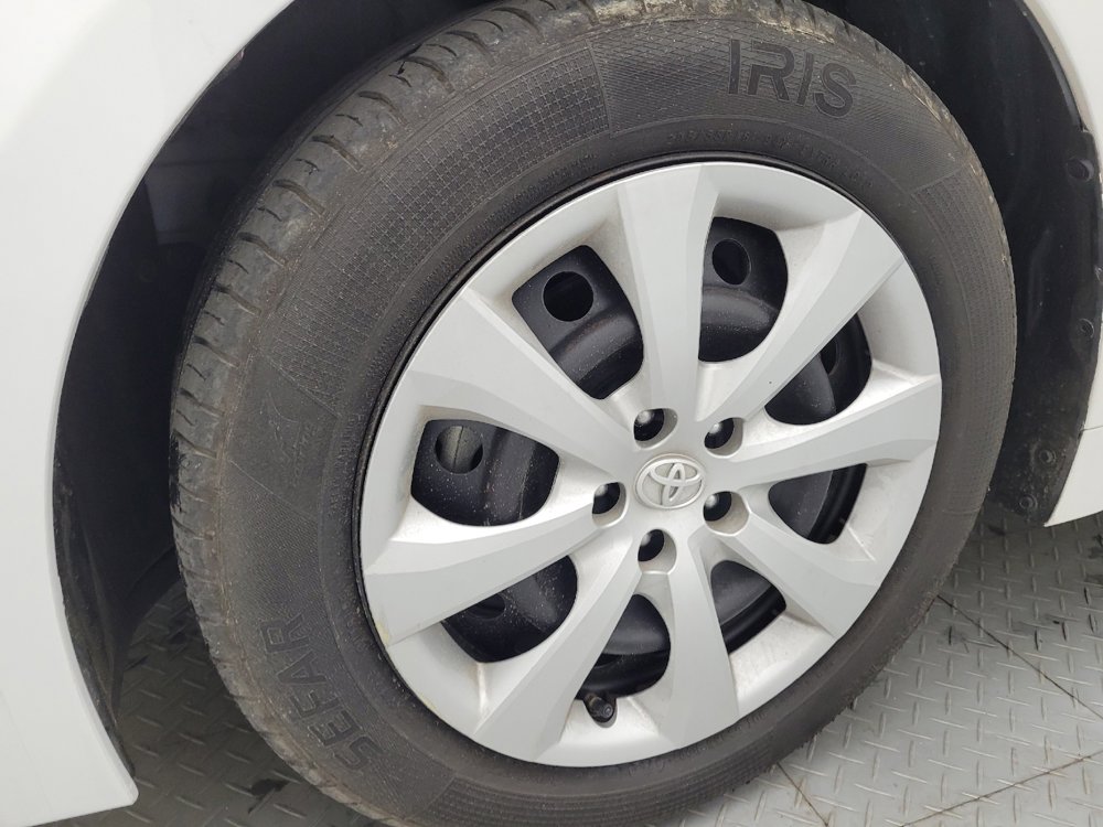 Used 2021 Toyota Corolla LE image 31