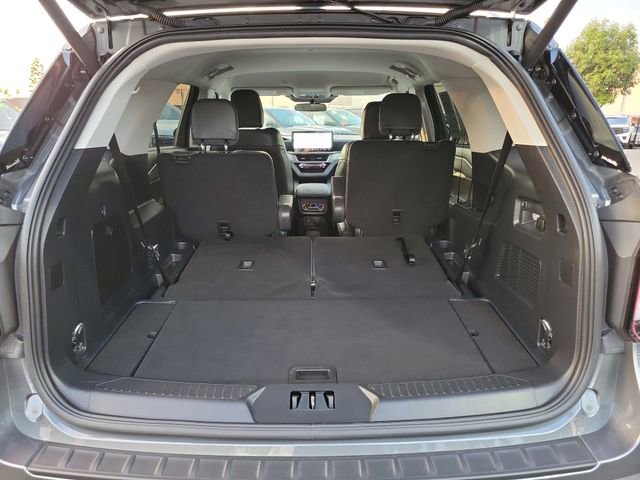 Used 2025 Ford Explorer Active w/ Active Comfort Package image 21