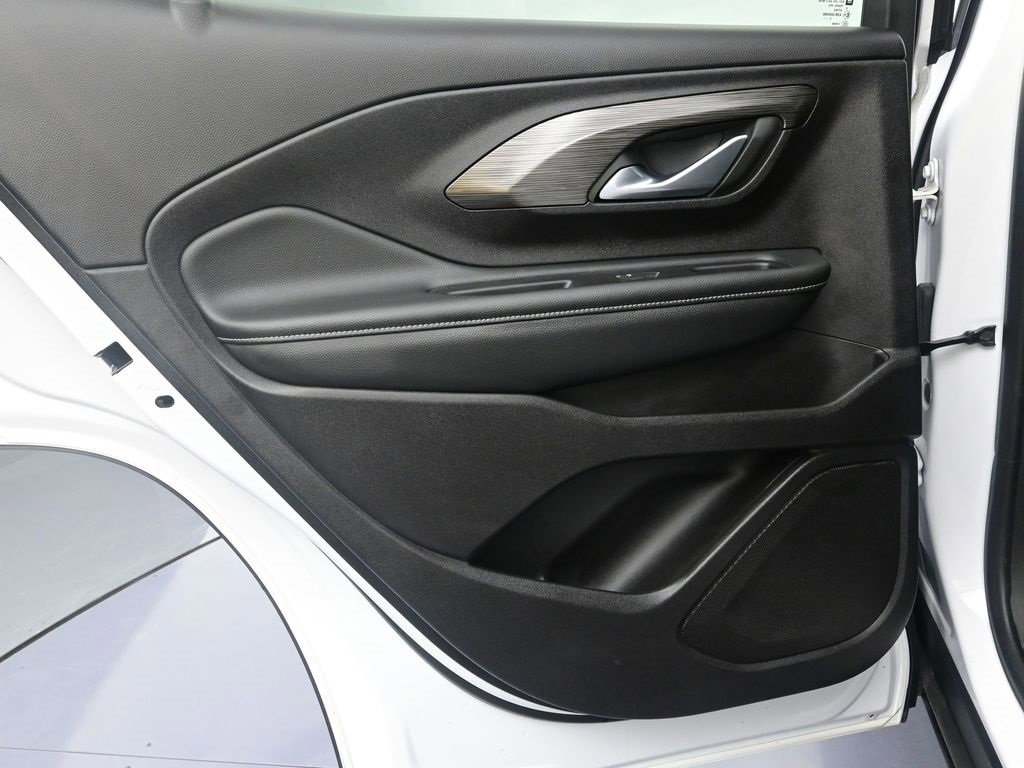 Used 2024 GMC Terrain SLT image 19