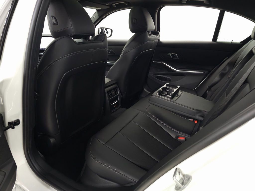 Used 2025 BMW 330i xDrive Sedan w/ Convenience Package image 33
