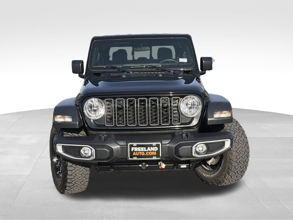 Used 2025 Jeep Gladiator Sport image 8