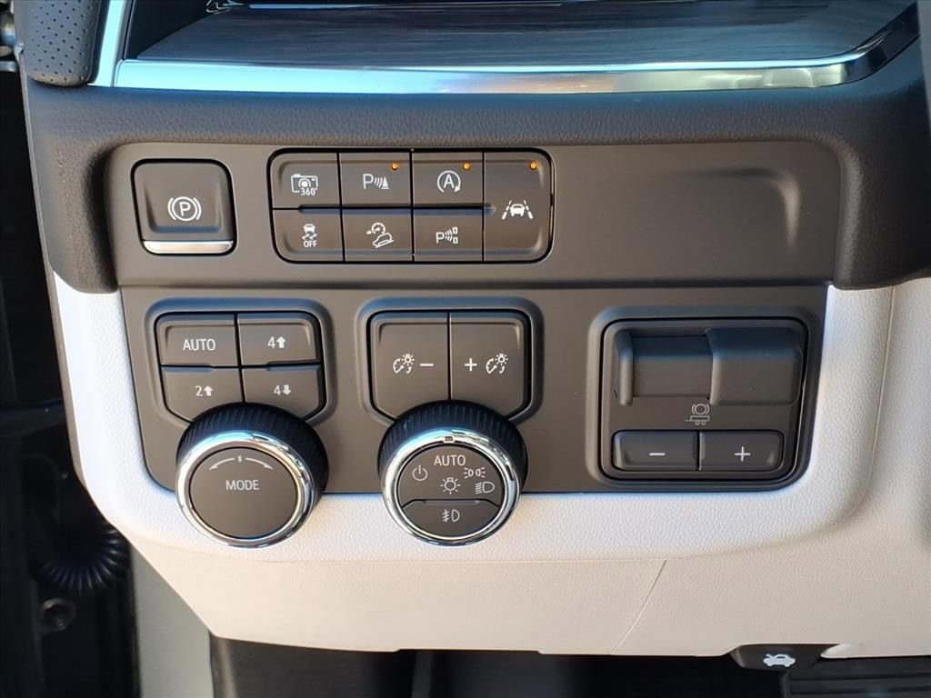 New 2026 Chevrolet Tahoe Premier w/ Sun And Tow Package image 21