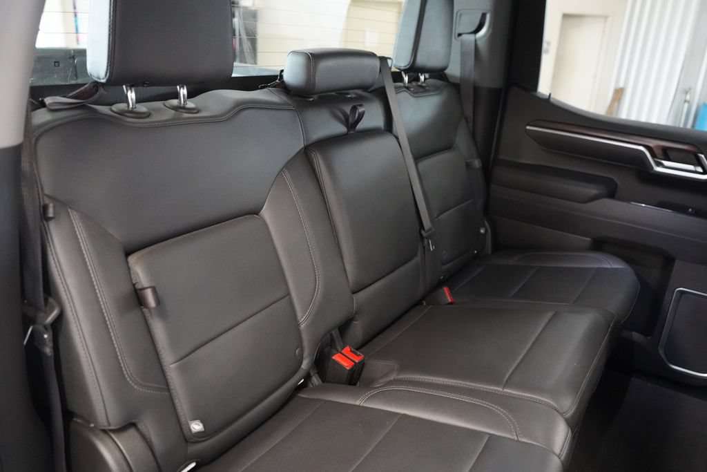 Used 2025 GMC Sierra 1500 SLT RWD image 28