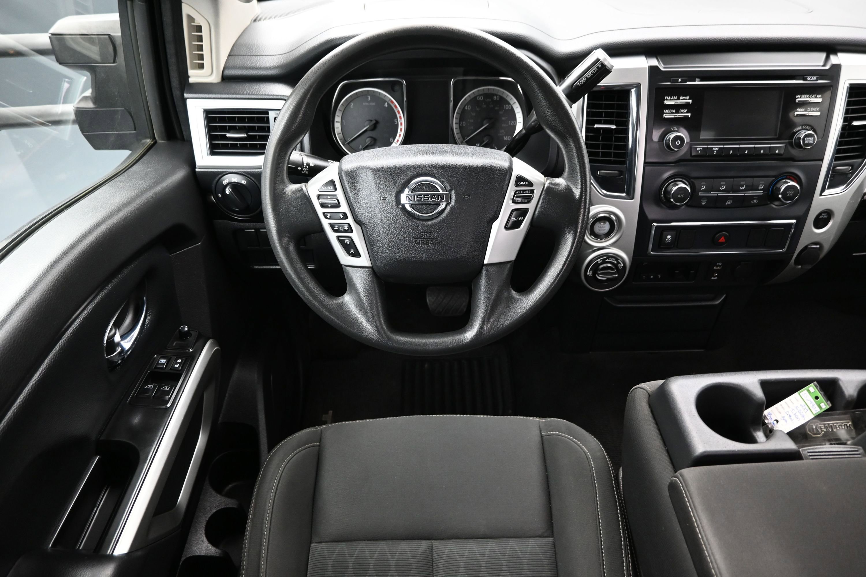 Used 2017 Nissan Titan SV AWD/4WD image 24