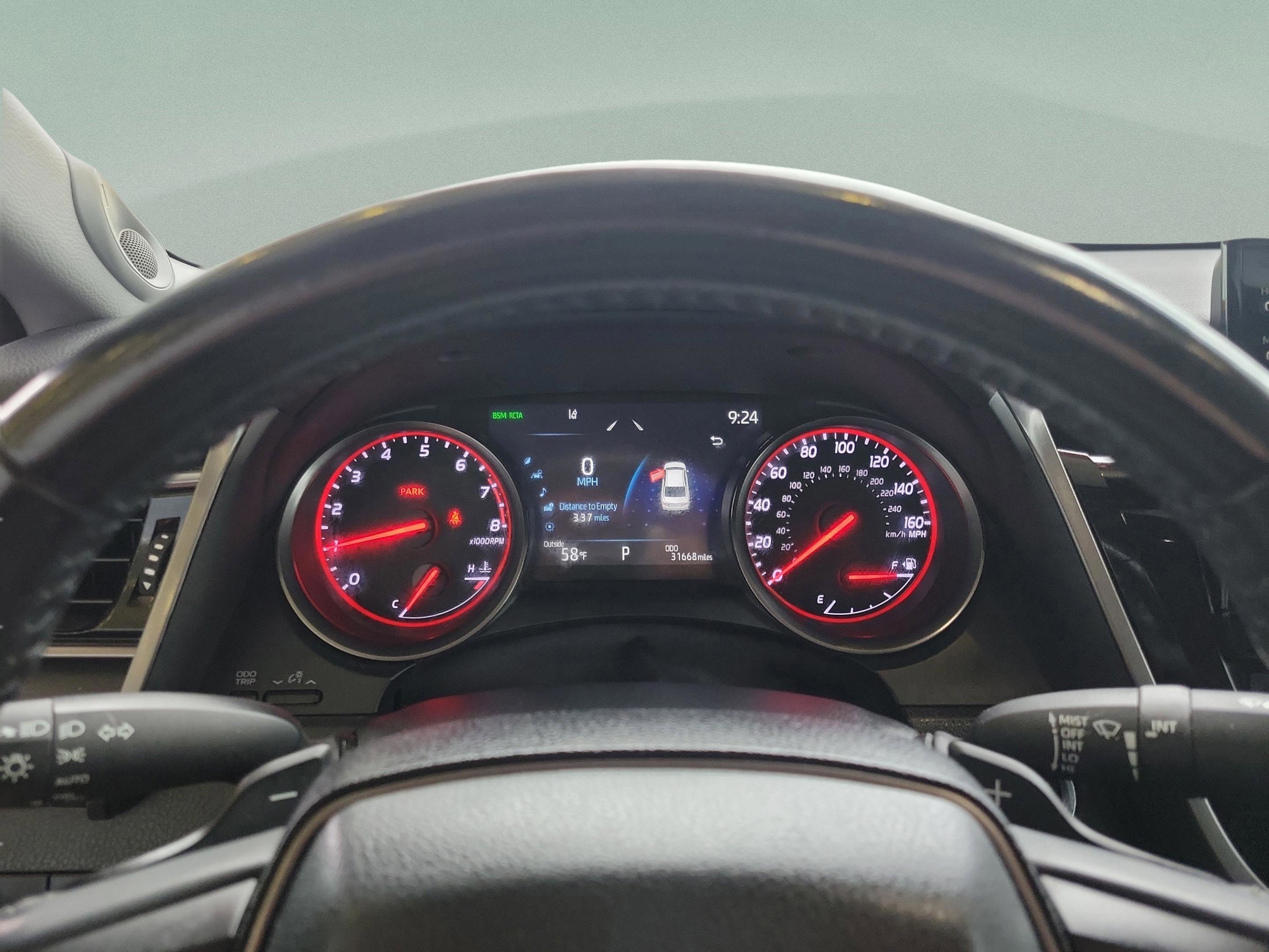 Used 2022 Toyota Camry XSE image 29