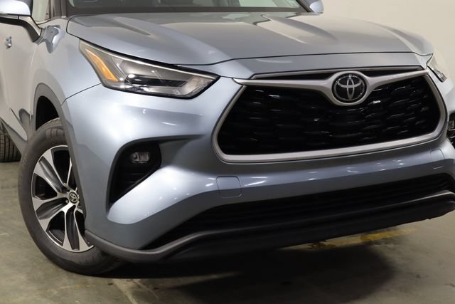 Used 2023 Toyota Highlander XLE FWD image 46