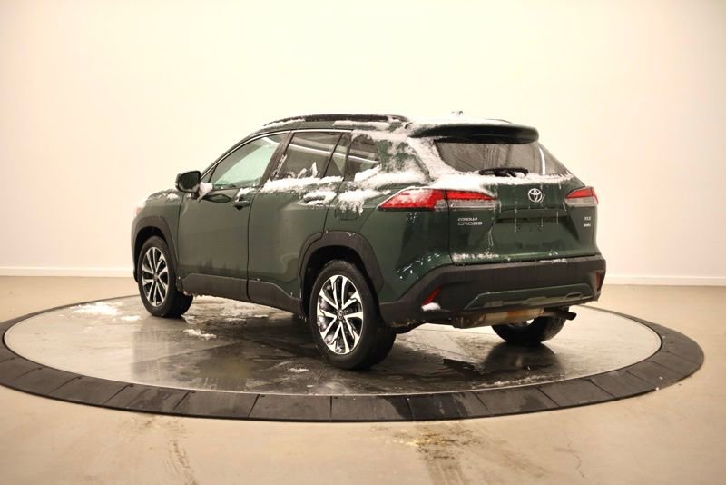 Used 2022 Toyota Corolla Cross XLE w/ Convenience Package image 5