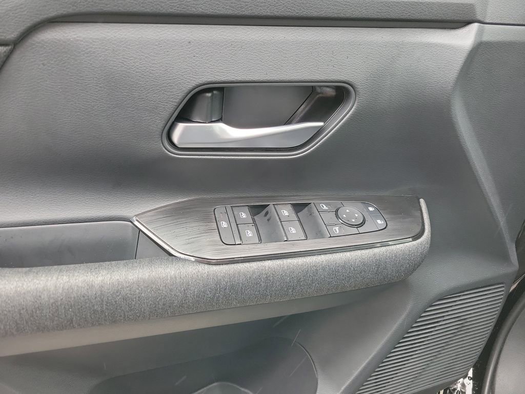 New 2026 Nissan Kicks SV w/ Charging Package FWD image 17