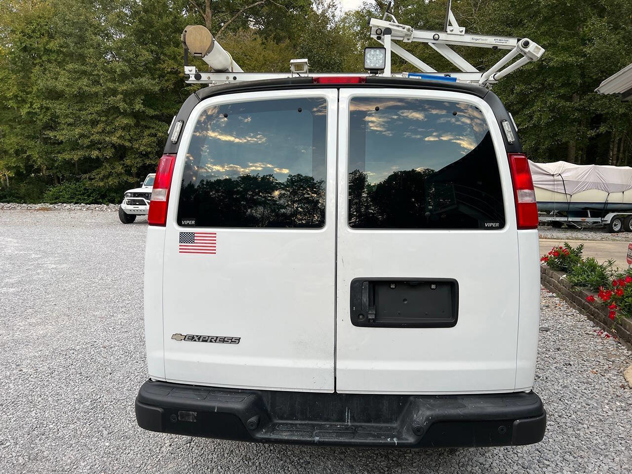 Used 2022 Chevrolet Express 2500 w/ Driver Convenience Package image 3