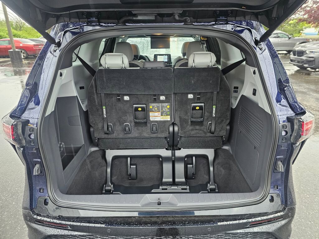 Used 2022 Toyota Sienna FWD image 19