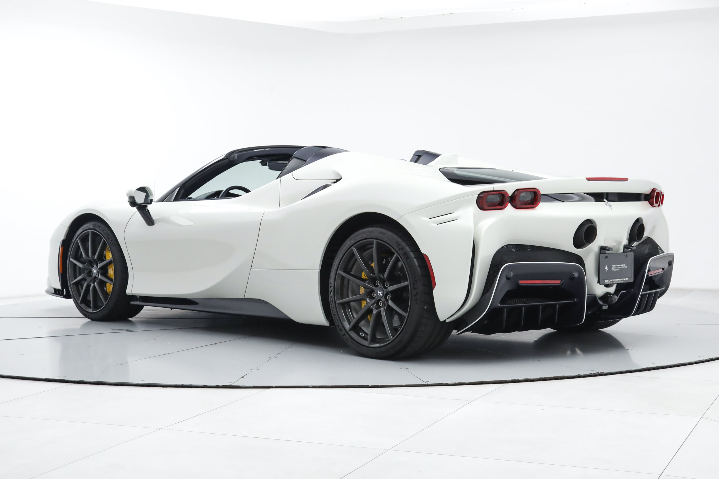 Certified 2022 Ferrari SF90 Spider AWD/4WD image 8