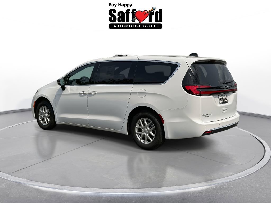 New 2026 Chrysler Pacifica Select image 6