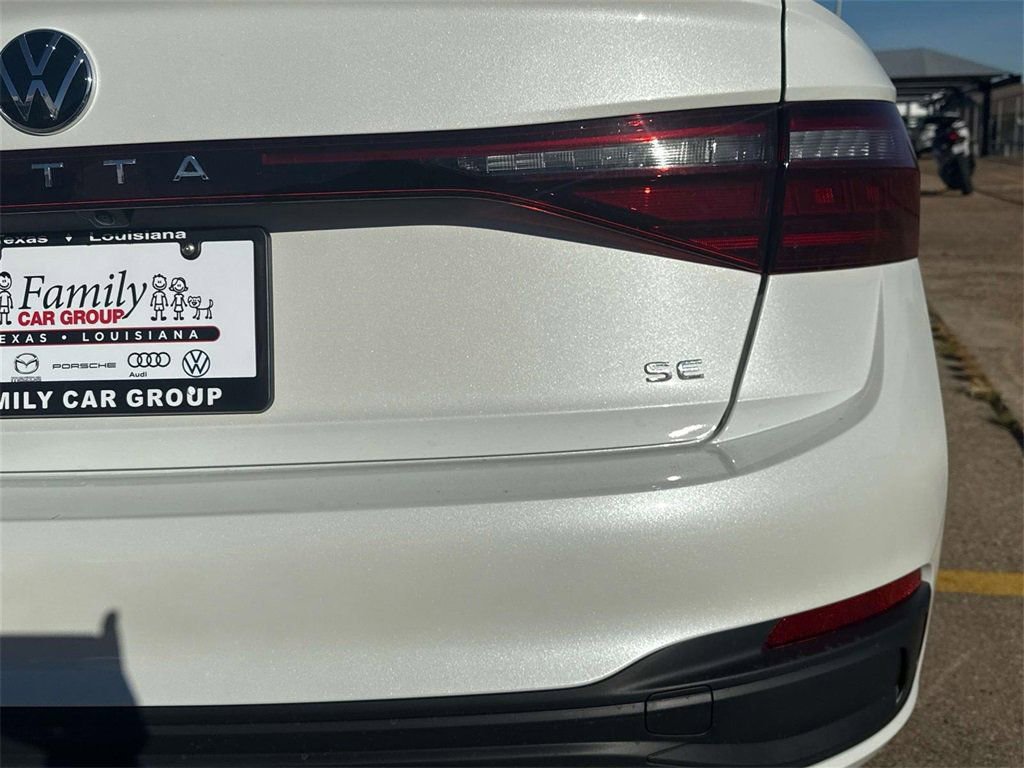 New 2026 Volkswagen Jetta SE FWD image 10