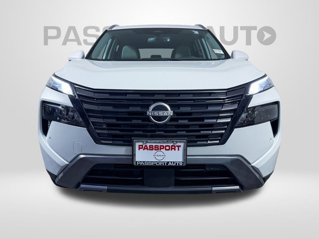 Certified 2024 Nissan Rogue SL image 3