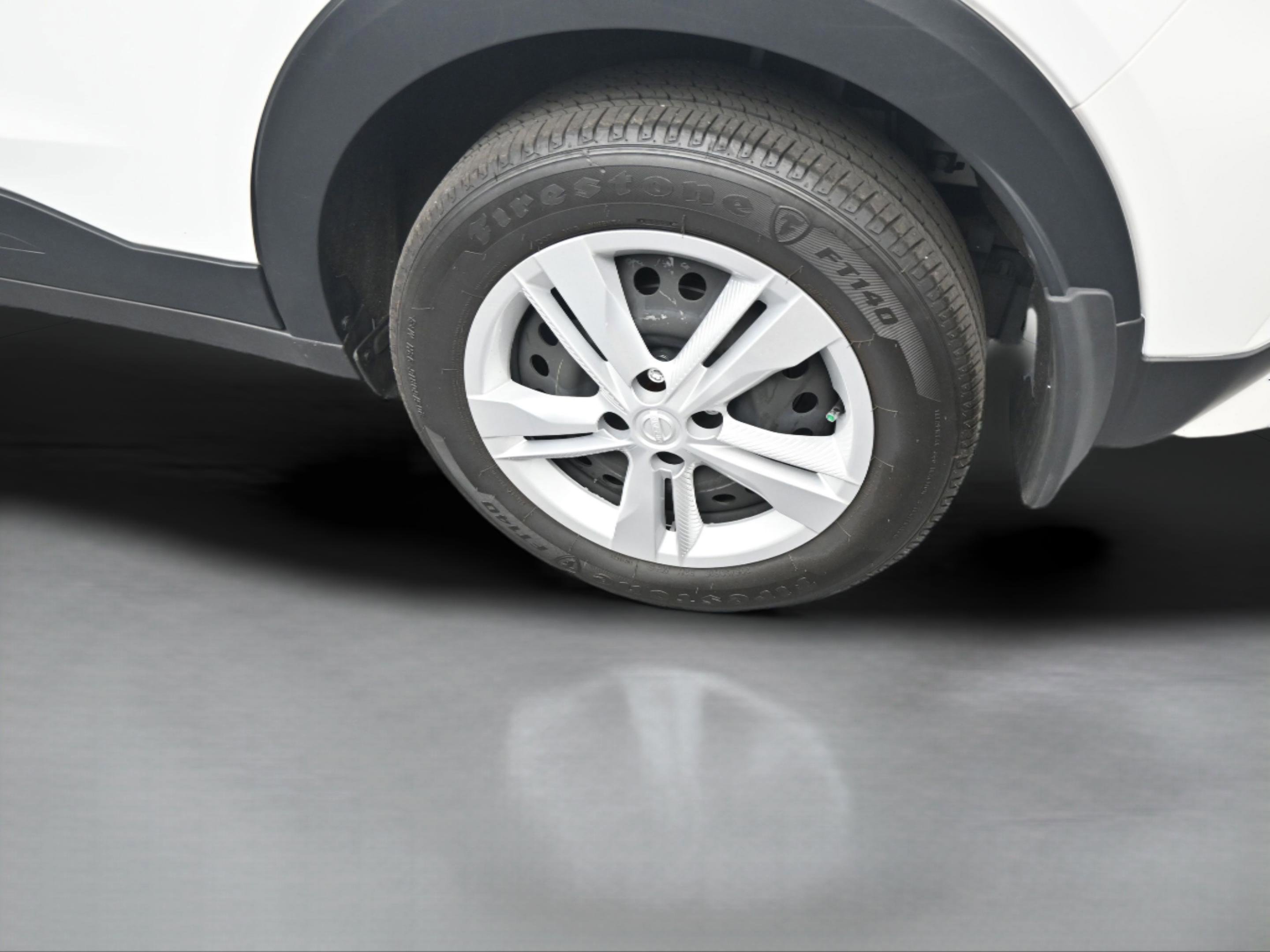 Used 2025 Nissan Kicks Play S image 36