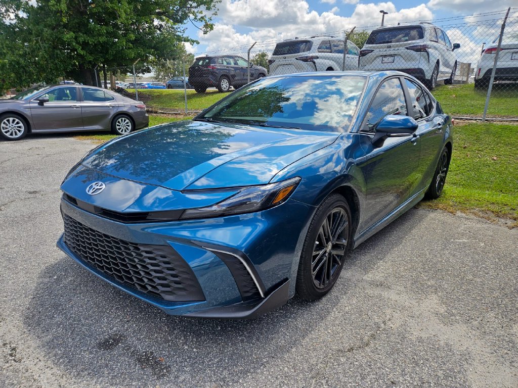 Used 2025 Toyota Camry SE w/ Multimedia Upgrade Package FWD image 3