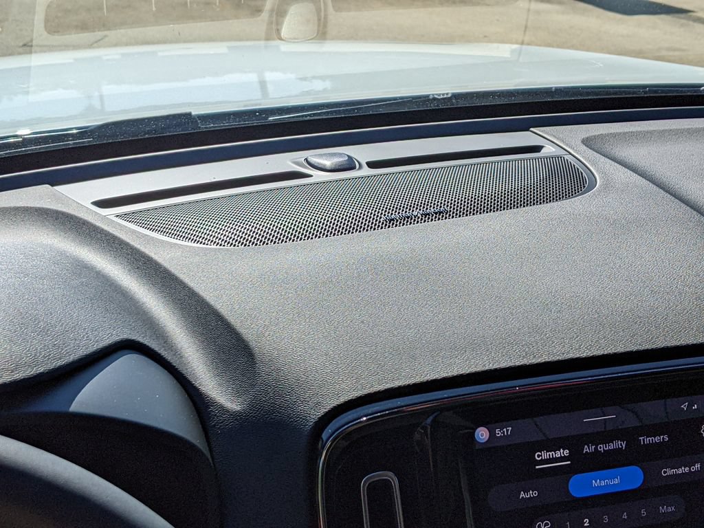 Certified 2023 Volvo XC40 Recharge Ultimate AWD/4WD image 16
