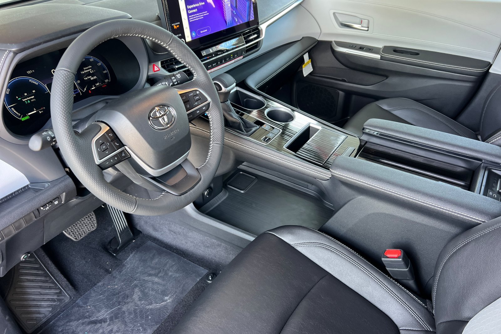 New 2026 Toyota Sienna XSE AWD/4WD image 10