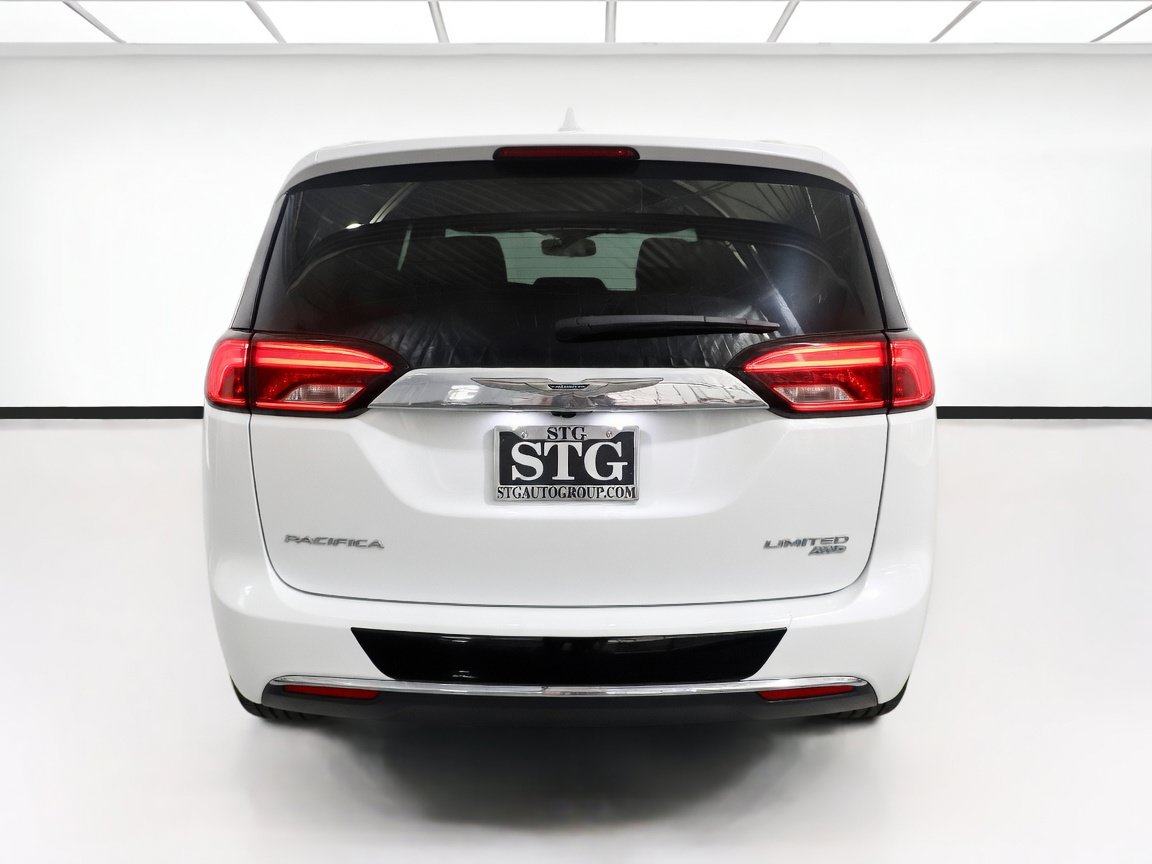 Used 2021 Chrysler Pacifica Limited AWD/4WD image 5