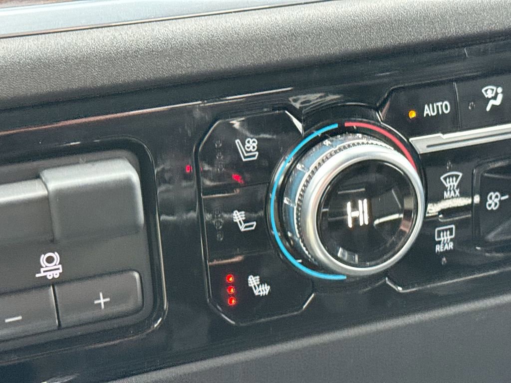 Used 2022 GMC Sierra 1500 SLT w/ SLT Premium Plus Package image 39